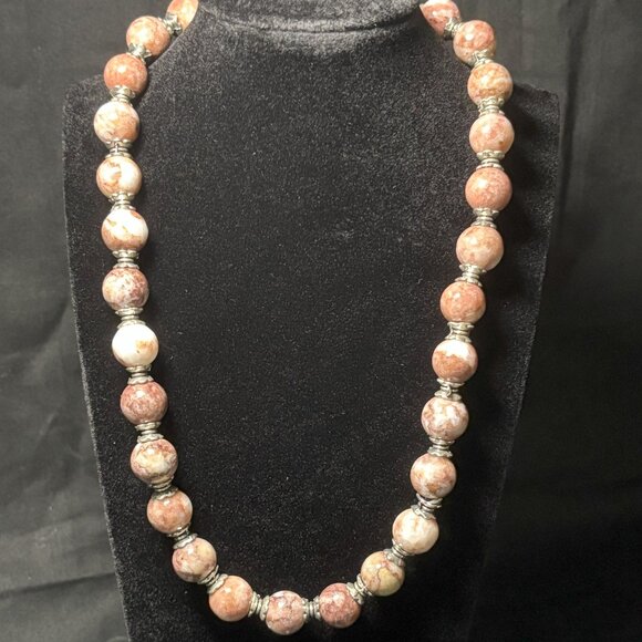 Agate Necklace in Brown tones. Discount Shipping - Picture 1 of 3